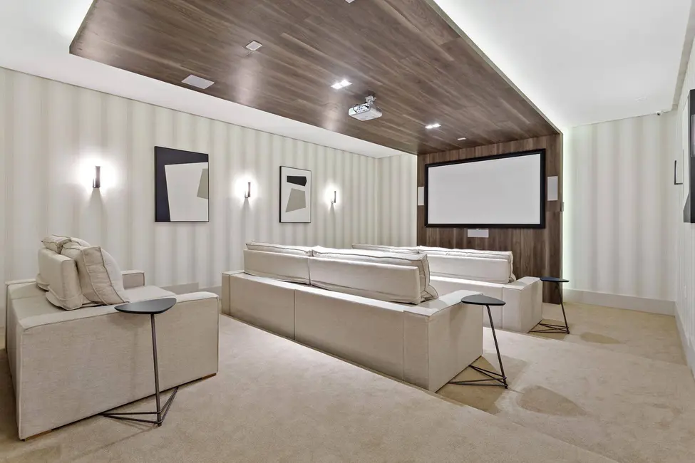 Apartamento com 3 quartos para alugar, 139m2 em Centro, Balneario Camboriu - SC - imagem 5 Foto 5 de Apartamento com 3 quartos para alugar, 139m2 em Centro, Balneario Camboriu - SC