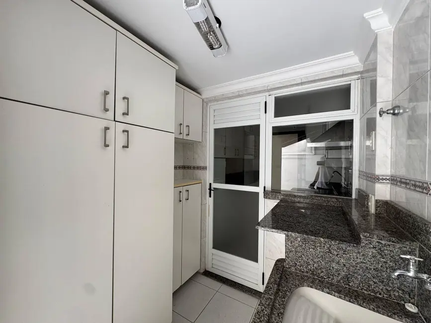 Apartamento com 3 quartos para alugar, 260m2 em Centro, Balneario Camboriu - SC - imagem 9 Foto 9 de Apartamento com 3 quartos para alugar, 260m2 em Centro, Balneario Camboriu - SC