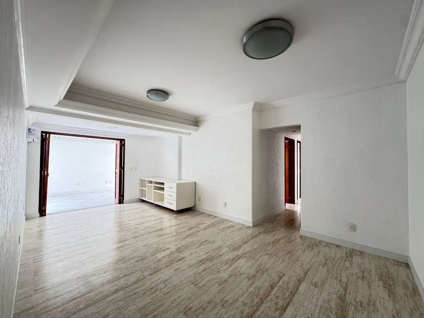 Apartamento com 3 quartos para alugar, 260m2 em Centro, Balneario Camboriu - SC - imagem 4 Foto 4 de Apartamento com 3 quartos para alugar, 260m2 em Centro, Balneario Camboriu - SC