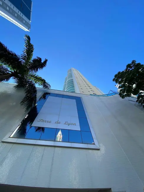 Apartamento com 3 quartos para alugar, 139m2 em Pioneiros, Balneario Camboriu - SC - imagem 1 Foto 1 de Apartamento com 3 quartos para alugar, 139m2 em Pioneiros, Balneario Camboriu - SC