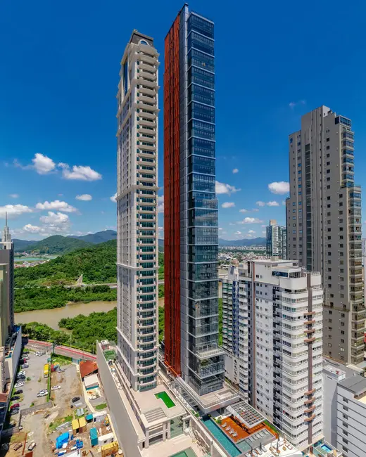 Foto 1 de Apartamento com 4 quartos para alugar, 248m2 em Centro, Balneario Camboriu - SC