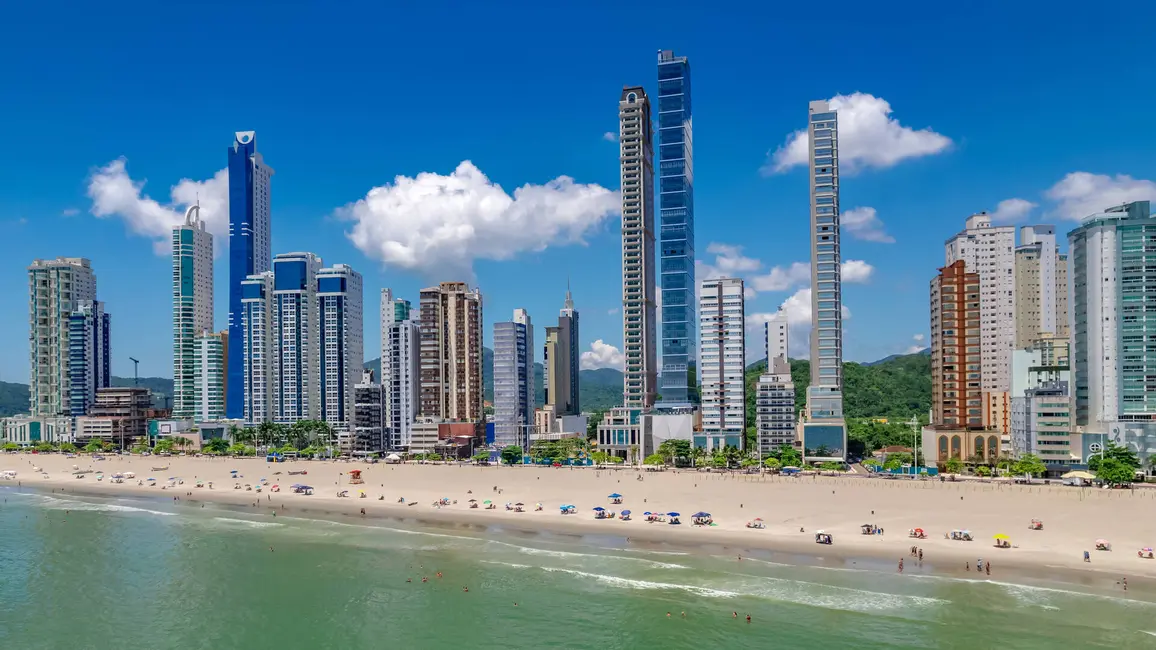 Foto 2 de Apartamento com 4 quartos para alugar, 248m2 em Centro, Balneario Camboriu - SC