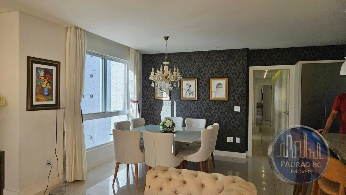 Apartamento com 4 quartos para alugar, 158m2 em Centro, Balneario Camboriu - SC - imagem 5 Foto 5 de Apartamento com 4 quartos para alugar, 158m2 em Centro, Balneario Camboriu - SC