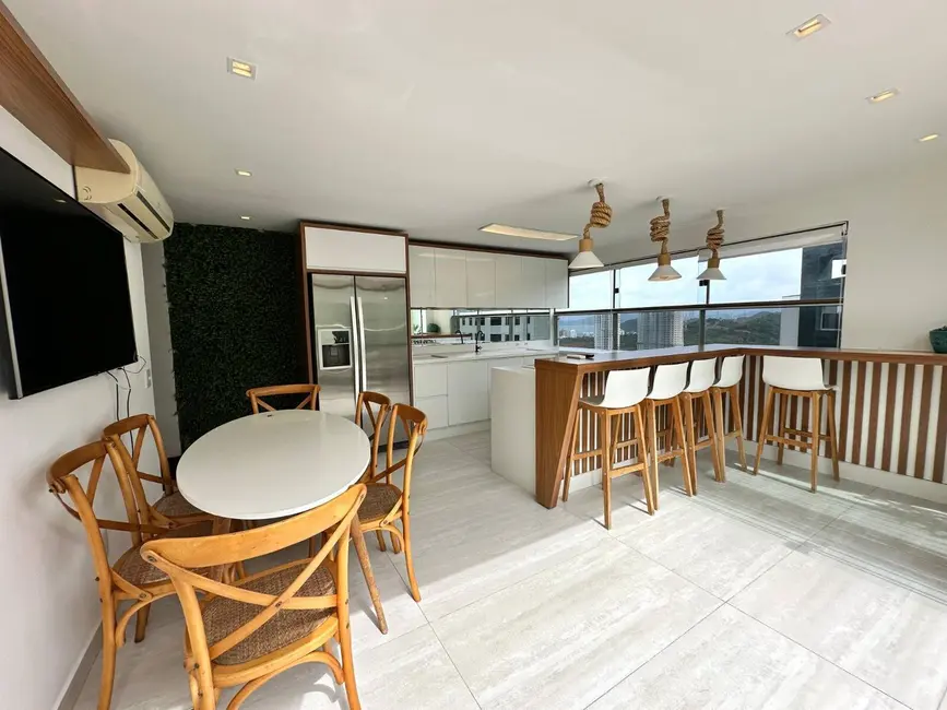 Foto 9 de Cobertura com 1 quarto para alugar, 140m2 em Fazendinha, Itajai - SC