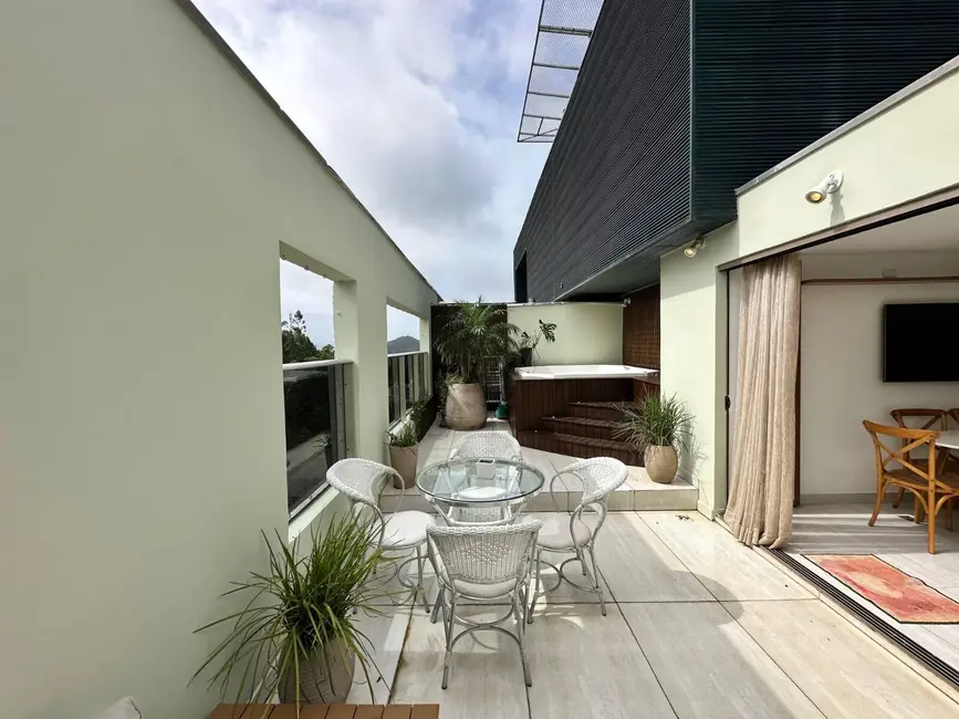 Foto 4 de Cobertura com 1 quarto para alugar, 140m2 em Fazendinha, Itajai - SC