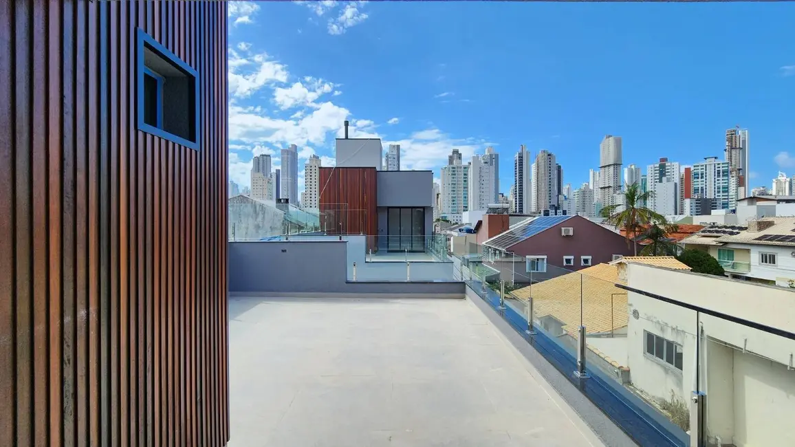 Sobrado com 3 quartos à venda, 184m2 em Centro, Balneario Camboriu - SC - imagem 8 Foto 8 de Sobrado com 3 quartos à venda, 184m2 em Centro, Balneario Camboriu - SC