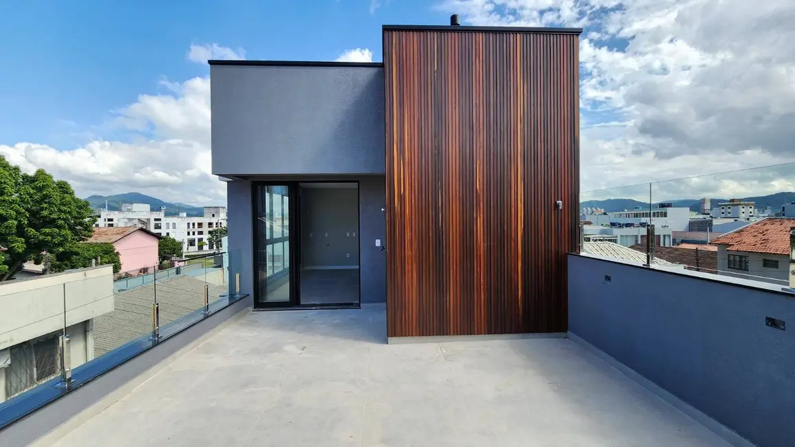 Sobrado com 3 quartos à venda, 184m2 em Centro, Balneario Camboriu - SC - imagem 4 Foto 4 de Sobrado com 3 quartos à venda, 184m2 em Centro, Balneario Camboriu - SC