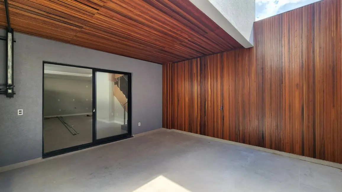 Sobrado com 3 quartos à venda, 184m2 em Centro, Balneario Camboriu - SC - imagem 5 Foto 5 de Sobrado com 3 quartos à venda, 184m2 em Centro, Balneario Camboriu - SC