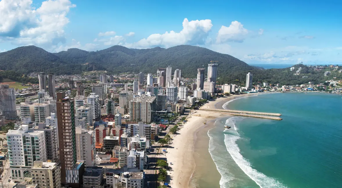 Foto 2 de Apartamento com 4 quartos à venda, 150m2 em Itapema - SC