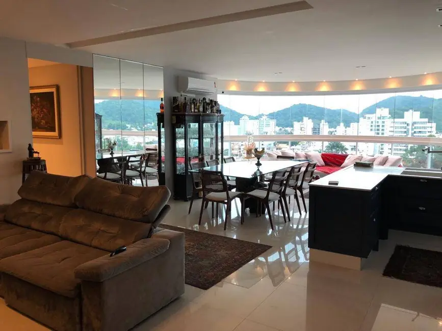 Foto 5 de Apartamento com 3 quartos para alugar, 180m2 em Itajai - SC
