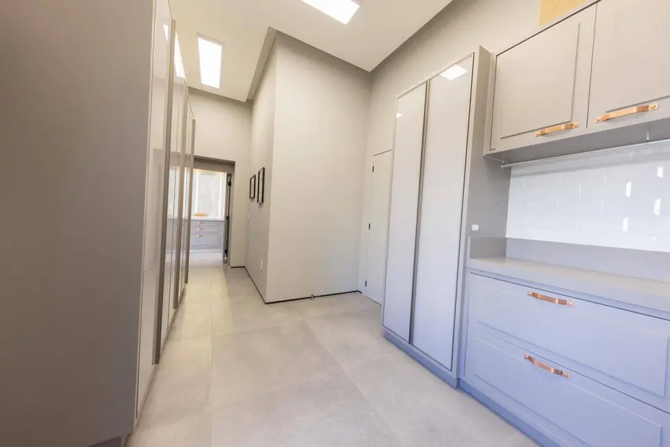 Casa com 4 quartos à venda, 380m2 em Estados, Balneario Camboriu - SC - imagem 6 Foto 6 de Casa com 4 quartos à venda, 380m2 em Estados, Balneario Camboriu - SC