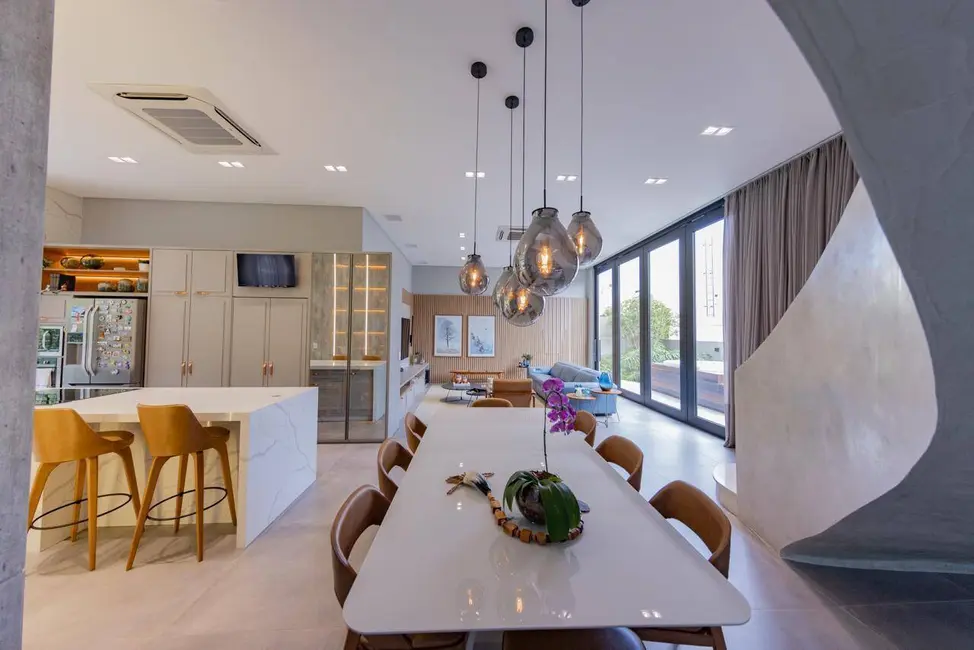Foto 2 de Casa com 4 quartos à venda, 380m2 em Estados, Balneario Camboriu - SC