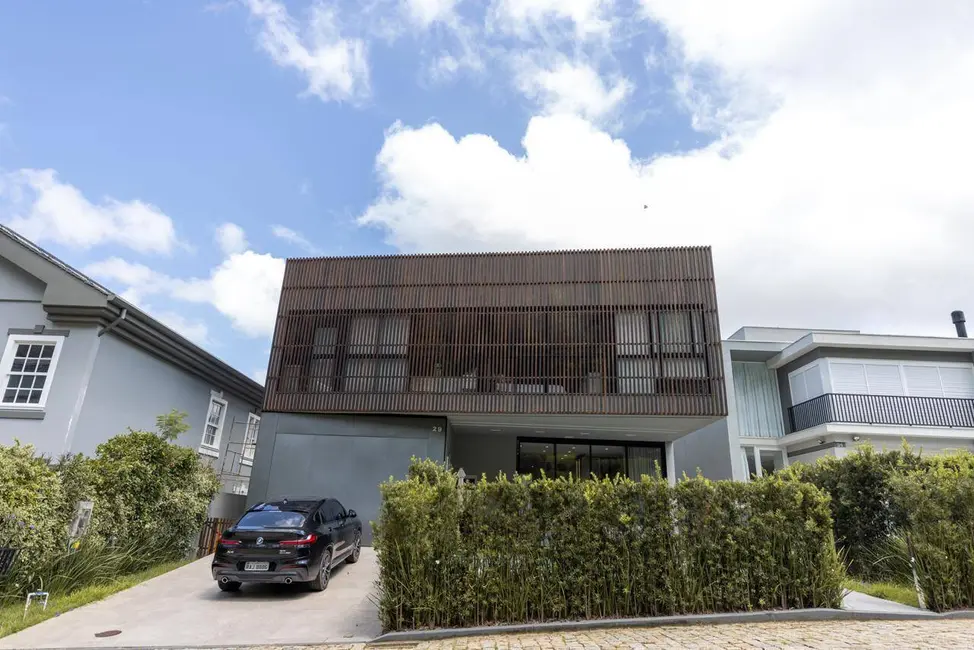 Foto 1 de Casa com 4 quartos à venda, 380m2 em Estados, Balneario Camboriu - SC