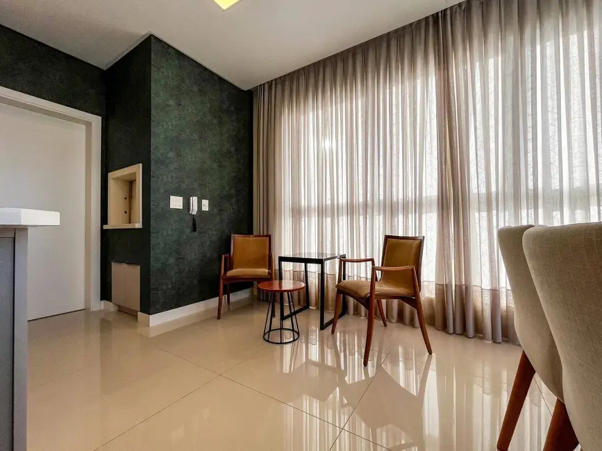 Apartamento com 3 quartos à venda, 137m2 em Centro, Balneario Camboriu - SC - imagem 8 Foto 8 de Apartamento com 3 quartos à venda, 137m2 em Centro, Balneario Camboriu - SC