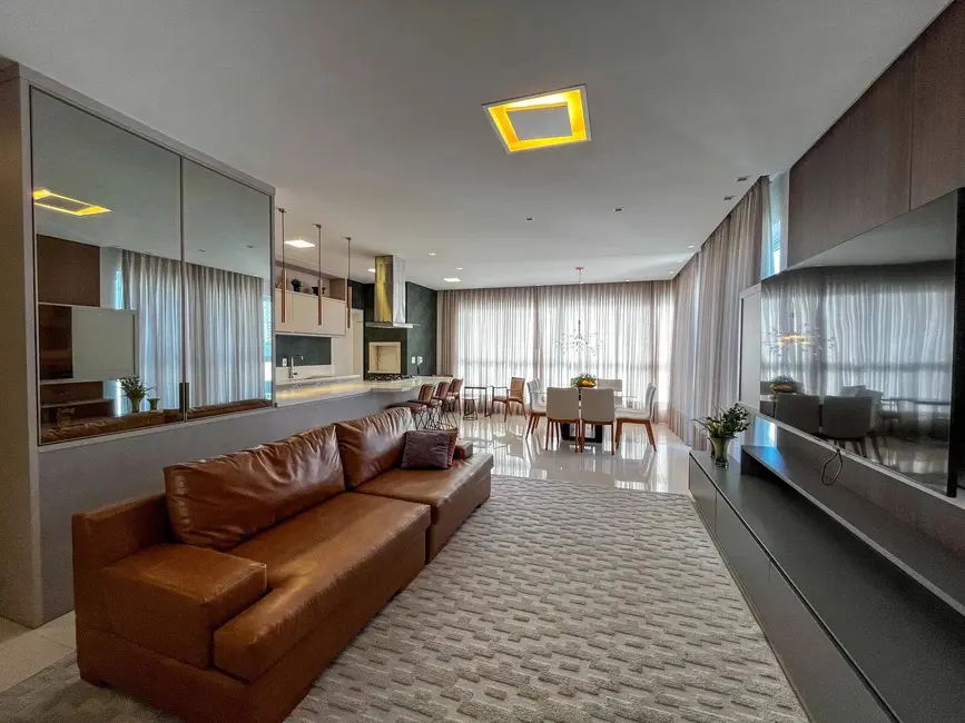 Foto 2 de Apartamento com 3 quartos à venda, 137m2 em Centro, Balneario Camboriu - SC