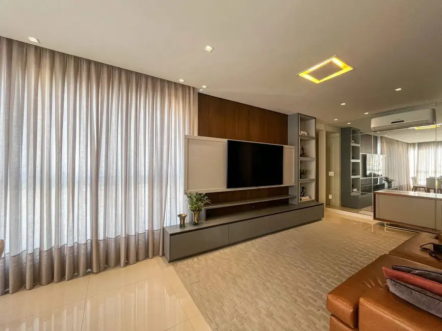 Apartamento com 3 quartos à venda, 137m2 em Centro, Balneario Camboriu - SC - imagem 4 Foto 4 de Apartamento com 3 quartos à venda, 137m2 em Centro, Balneario Camboriu - SC