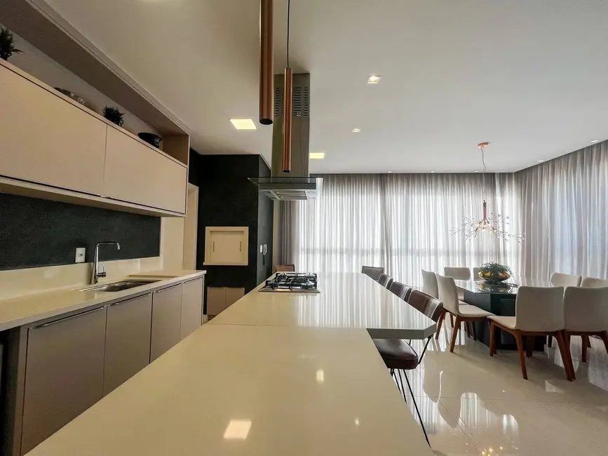 Apartamento com 3 quartos à venda, 137m2 em Centro, Balneario Camboriu - SC - imagem 9 Foto 9 de Apartamento com 3 quartos à venda, 137m2 em Centro, Balneario Camboriu - SC