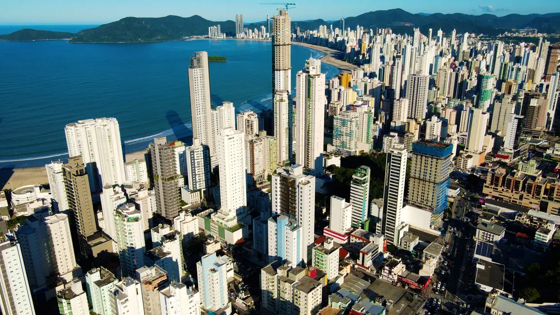 Foto 3 de Cobertura com 5 quartos à venda, 322m2 em Pioneiros, Balneario Camboriu - SC