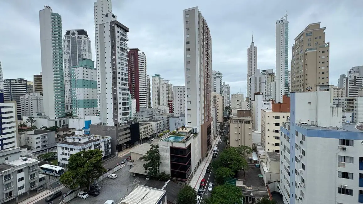 Cobertura com 3 quartos à venda, 180m2 em Centro, Balneario Camboriu - SC - imagem 2 Foto 2 de Cobertura com 3 quartos à venda, 180m2 em Centro, Balneario Camboriu - SC