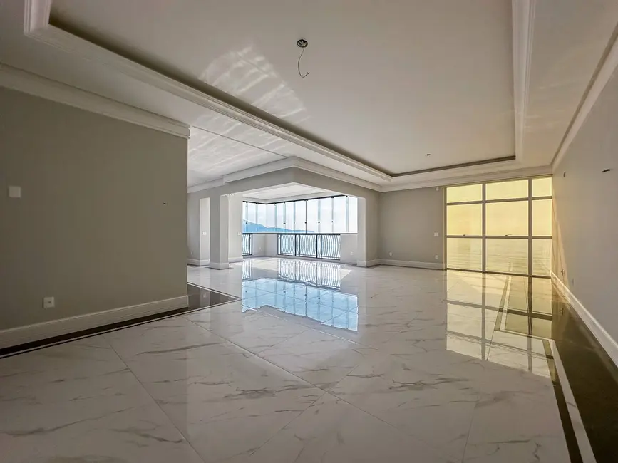 Foto 1 de Apartamento com 4 quartos à venda, 218m2 em Centro, Itapema - SC
