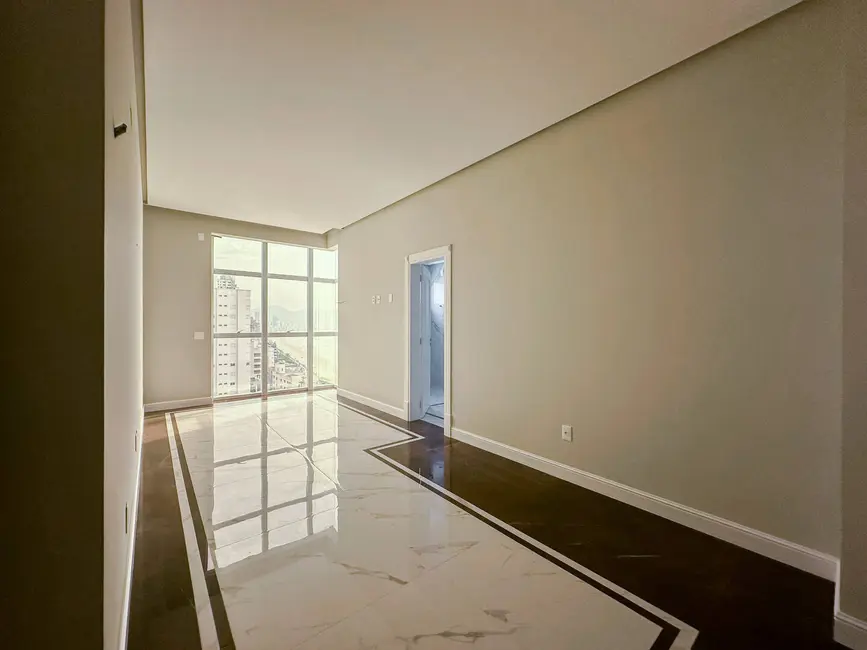 Foto 8 de Apartamento com 4 quartos à venda, 218m2 em Centro, Itapema - SC