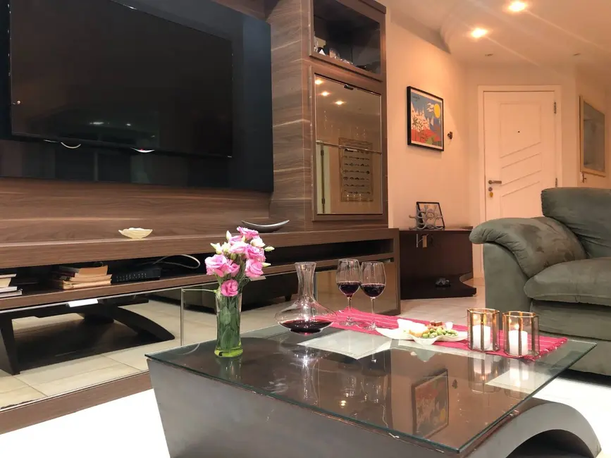 Apartamento com 3 quartos à venda, 231m2 em Itajai - SC - imagem 8 Foto 8 de Apartamento com 3 quartos à venda, 231m2 em Itajai - SC