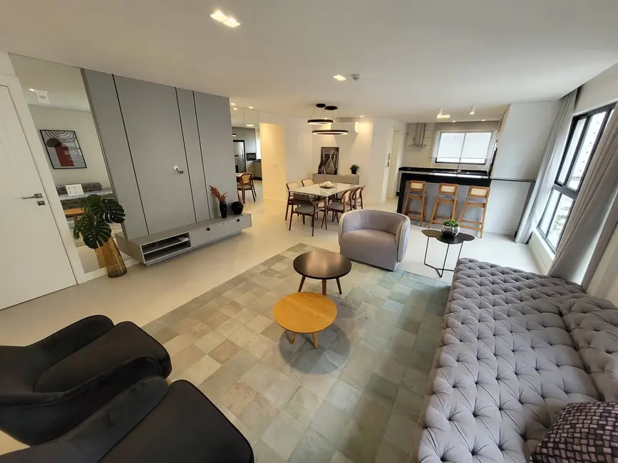 Foto 2 de Apartamento com 3 quartos para alugar, 116m2 em Centro, Balneario Camboriu - SC