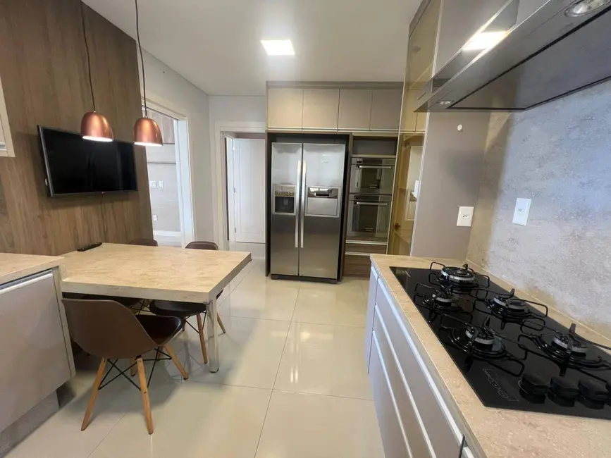 Apartamento com 3 quartos para alugar, 170m2 em Centro, Balneario Camboriu - SC - imagem 7 Foto 7 de Apartamento com 3 quartos para alugar, 170m2 em Centro, Balneario Camboriu - SC
