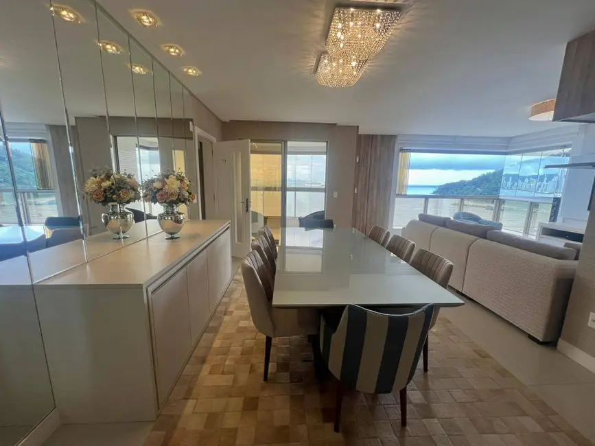 Apartamento com 3 quartos para alugar, 170m2 em Centro, Balneario Camboriu - SC - imagem 4 Foto 4 de Apartamento com 3 quartos para alugar, 170m2 em Centro, Balneario Camboriu - SC
