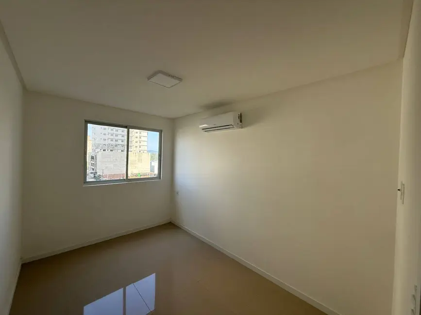 Foto 6 de Apartamento com 3 quartos para alugar, 70m2 em Itapema - SC