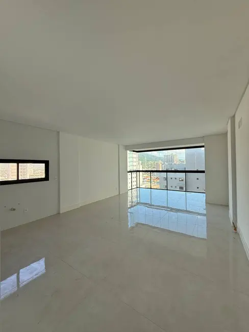 Foto 3 de Apartamento com 3 quartos à venda, 112m2 em Porto Belo - SC