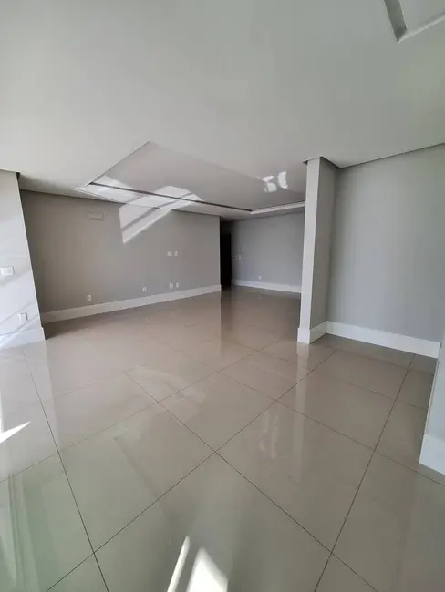 Foto 6 de Apartamento com 4 quartos para alugar, 183m2 em Meia Praia, Itapema - SC