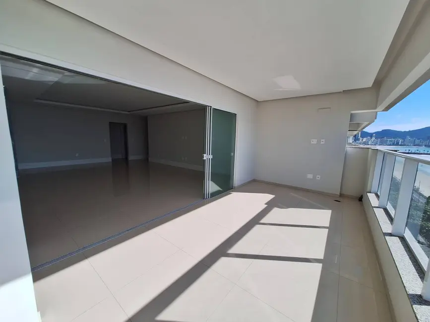 Foto 4 de Apartamento com 4 quartos para alugar, 182m2 em Meia Praia, Itapema - SC