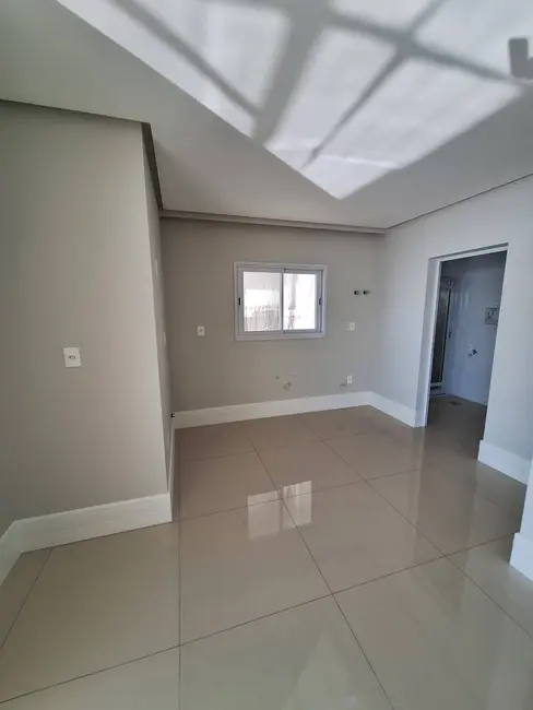 Foto 6 de Apartamento com 4 quartos para alugar, 182m2 em Meia Praia, Itapema - SC