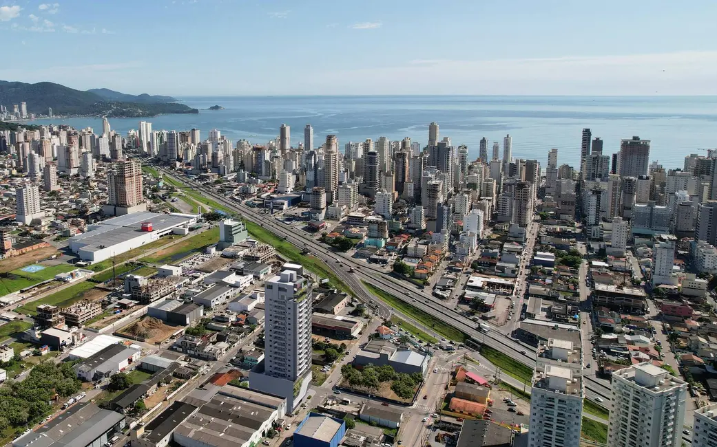 Foto 5 de Apartamento com 2 quartos à venda, 70m2 em Itapema - SC