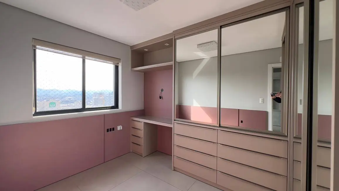 Apartamento com 3 quartos à venda, 132m2 em Centro, Balneario Camboriu - SC - imagem 6 Foto 6 de Apartamento com 3 quartos à venda, 132m2 em Centro, Balneario Camboriu - SC