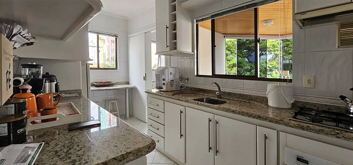 Apartamento com 3 quartos à venda, 120m2 em Centro, Balneario Camboriu - SC - imagem 6 Foto 6 de Apartamento com 3 quartos à venda, 120m2 em Centro, Balneario Camboriu - SC