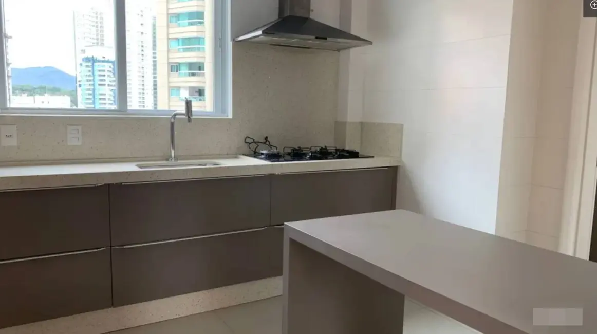 Apartamento com 4 quartos para alugar, 144m2 em Centro, Balneario Camboriu - SC - imagem 4 Foto 4 de Apartamento com 4 quartos para alugar, 144m2 em Centro, Balneario Camboriu - SC
