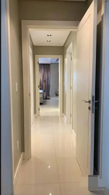 Apartamento com 4 quartos para alugar, 144m2 em Centro, Balneario Camboriu - SC - imagem 6 Foto 6 de Apartamento com 4 quartos para alugar, 144m2 em Centro, Balneario Camboriu - SC