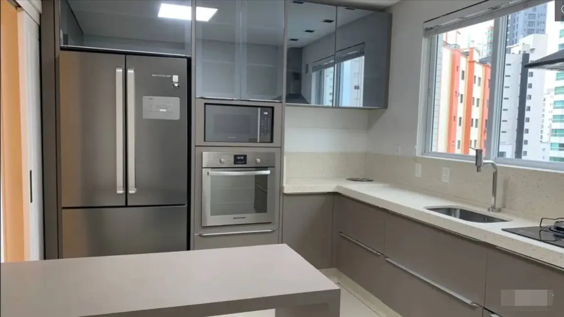 Apartamento com 4 quartos para alugar, 144m2 em Centro, Balneario Camboriu - SC - imagem 2 Foto 2 de Apartamento com 4 quartos para alugar, 144m2 em Centro, Balneario Camboriu - SC