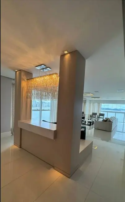 Apartamento com 4 quartos para alugar, 237m2 em Centro, Balneario Camboriu - SC - imagem 6 Foto 6 de Apartamento com 4 quartos para alugar, 237m2 em Centro, Balneario Camboriu - SC