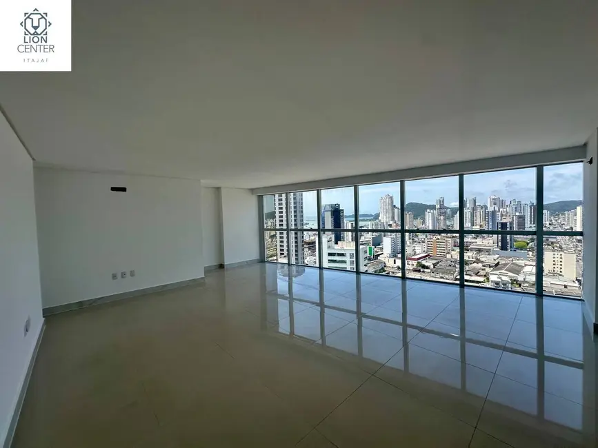 Foto 2 de Sala Comercial à venda, 139m2 em Centro, Itajai - SC