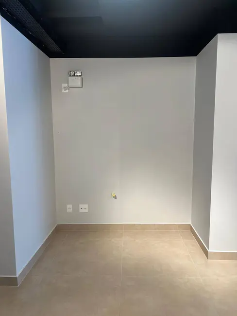 Foto 2 de Sala Comercial para alugar, 92m2 em Porto Belo - SC