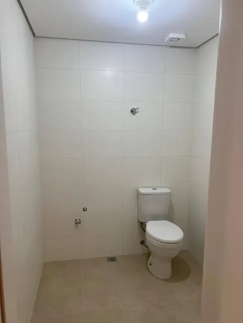 Foto 5 de Sala Comercial para alugar, 92m2 em Porto Belo - SC