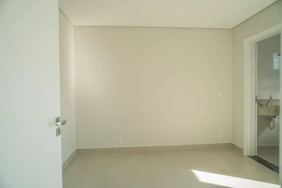 Apartamento com 2 quartos à venda, 173m2 em Centro, Balneario Camboriu - SC - imagem 7 Foto 7 de Apartamento com 2 quartos à venda, 173m2 em Centro, Balneario Camboriu - SC