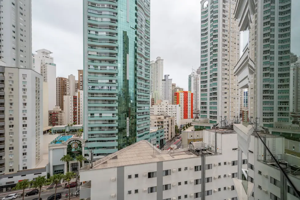 Apartamento com 4 quartos à venda, 250m2 em Centro, Balneario Camboriu - SC - imagem 9 Foto 9 de Apartamento com 4 quartos à venda, 250m2 em Centro, Balneario Camboriu - SC