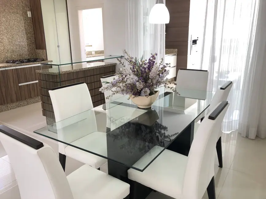 Apartamento com 3 quartos à venda, 132m2 em Centro, Balneario Camboriu - SC - imagem 4 Foto 4 de Apartamento com 3 quartos à venda, 132m2 em Centro, Balneario Camboriu - SC