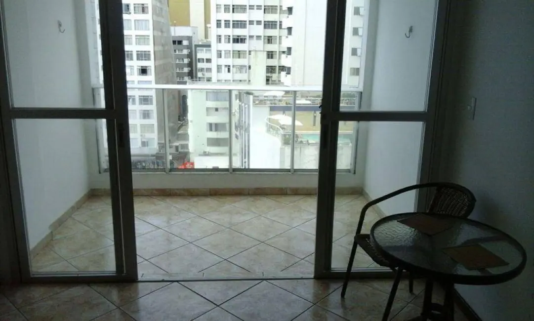Apartamento com 2 quartos à venda e para alugar, 100m2 em Centro, Balneario Camboriu - SC - imagem 3 Foto 3 de Apartamento com 2 quartos à venda e para alugar, 100m2 em Centro, Balneario Camboriu - SC