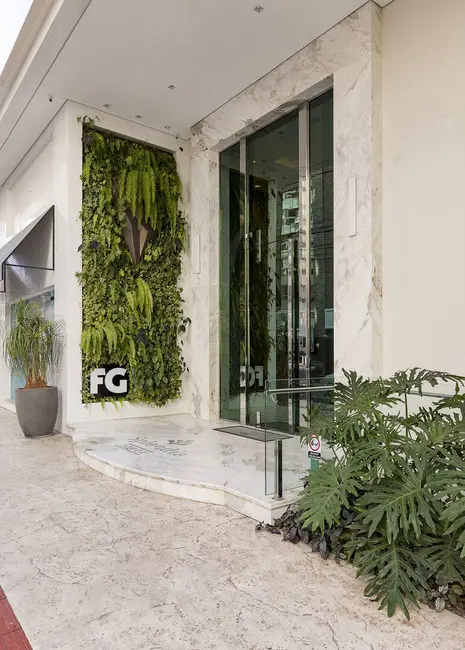 Foto 1 de Sala Comercial à venda, 115m2 em Centro, Balneario Camboriu - SC