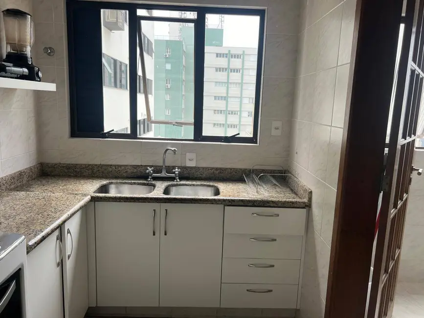 Apartamento com 3 quartos à venda e para alugar, 120m2 em Centro, Balneario Camboriu - SC - imagem 9 Foto 9 de Apartamento com 3 quartos à venda e para alugar, 120m2 em Centro, Balneario Camboriu - SC